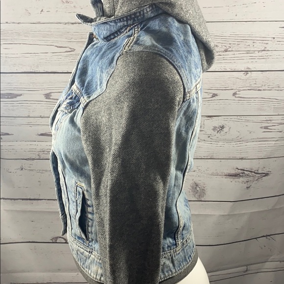 American Eagle Mixed Media Distressed Denim Jacket - Picture 4 of 7